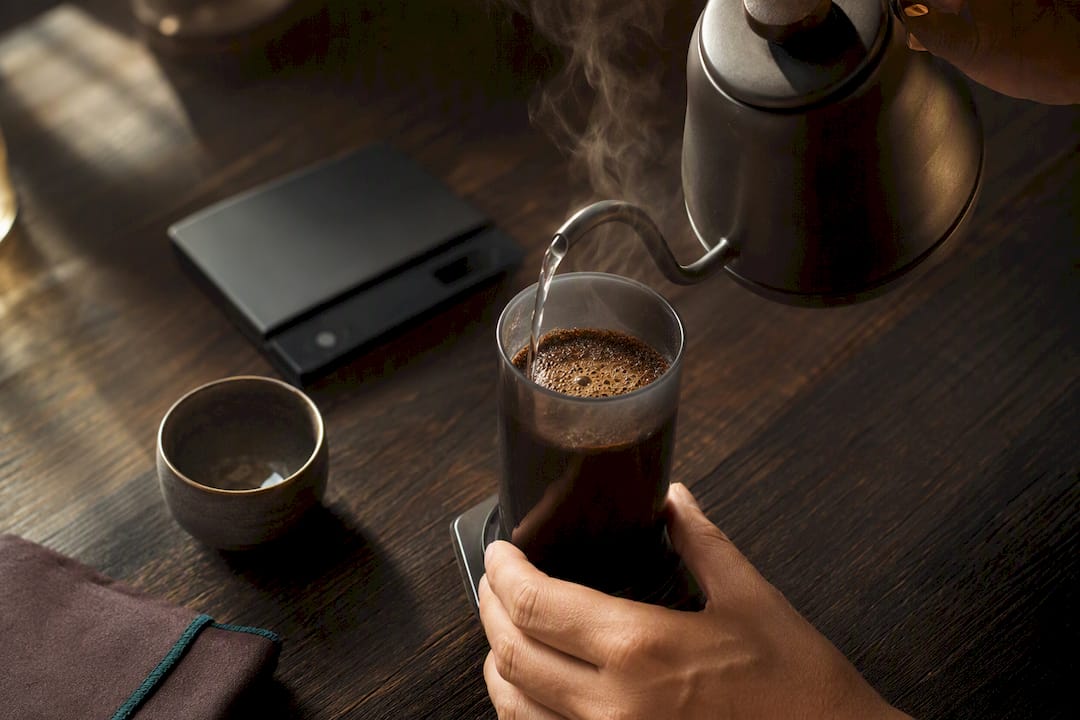 Préparer un café AeroPress à la main